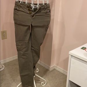Army green high wasted jeans